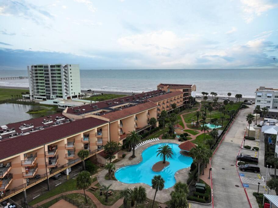 Baca Beach Escape I - 3 Pools - Pet Friendly Galveston Exterior photo