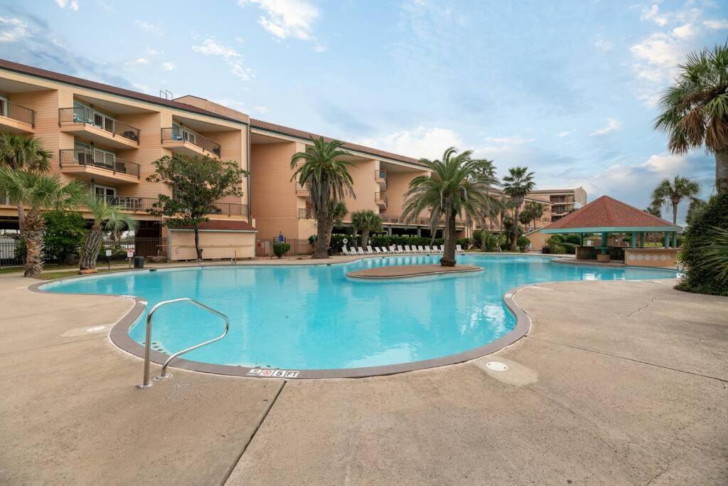 Baca Beach Escape I - 3 Pools - Pet Friendly Galveston Exterior photo