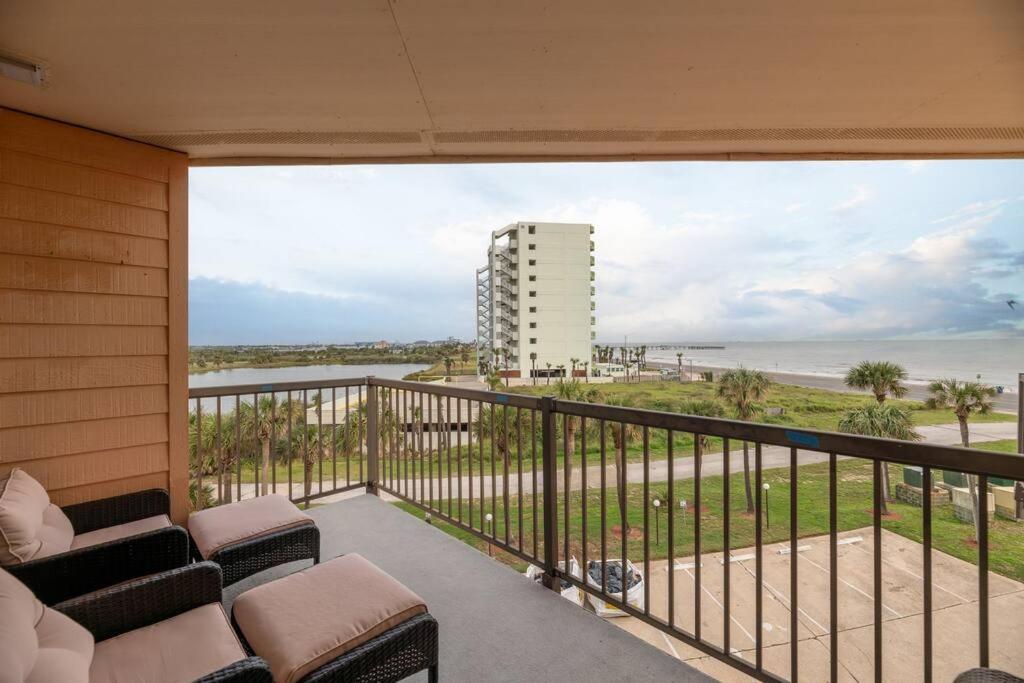 Baca Beach Escape I - 3 Pools - Pet Friendly Galveston Exterior photo